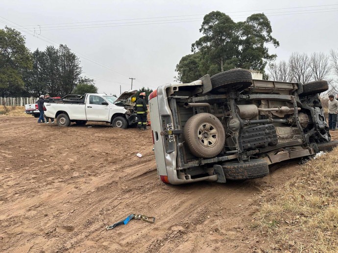 Dos camionetas colisionaron en zona rural