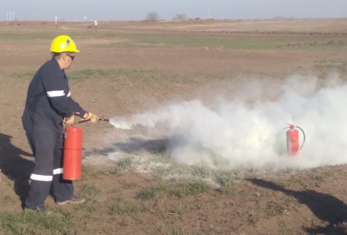 Bomberos Voluntarios capacitaron a personal del Gasoducto