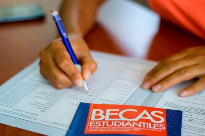 Convocatoria para beneficiarios de becas estudiantiles en Salliqueló