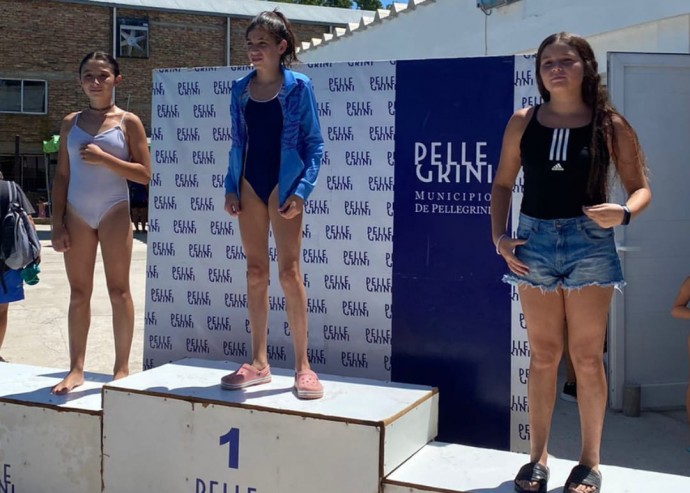 Treslomenses participaron de un torneo de natación en Pellegrini