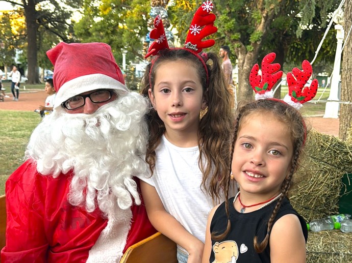 Papá Noel visitó la Plaza Principal