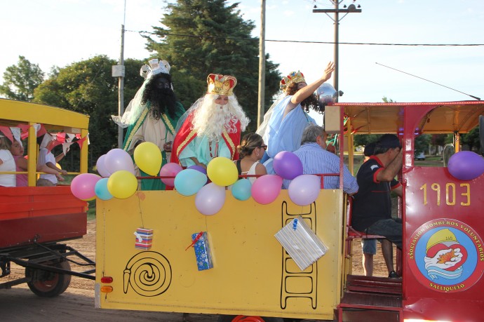 No fallan: Los Reyes Magos emocionaron otra vez a Salliqueló