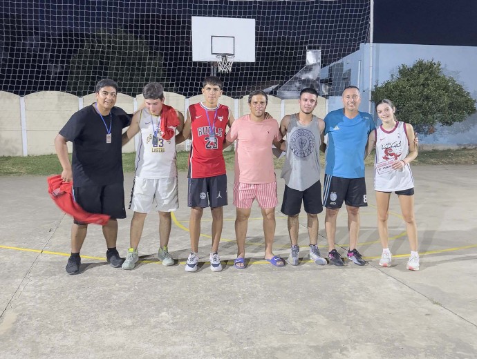 La Plaza Belgrano fue escenario para un torneo de básquet 3vs3