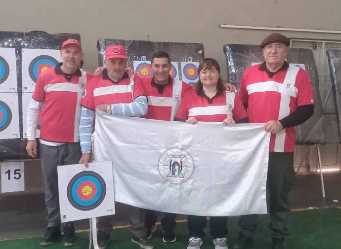 Buenos resultados de salliquelenses en un torneo de arquería