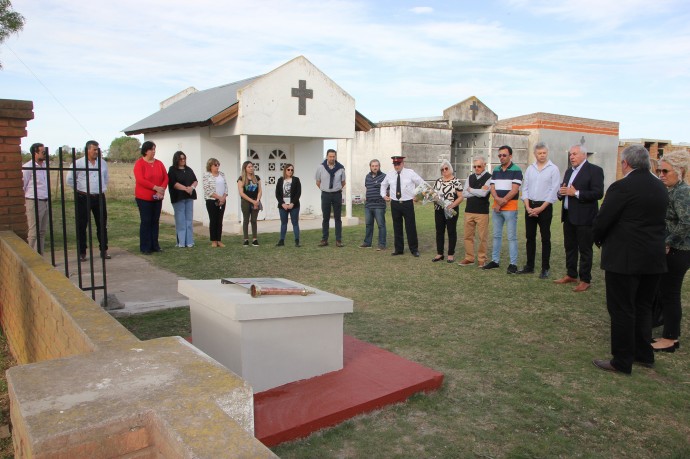 El Cuartel de Bomberos inauguró un monolito conmemorativo