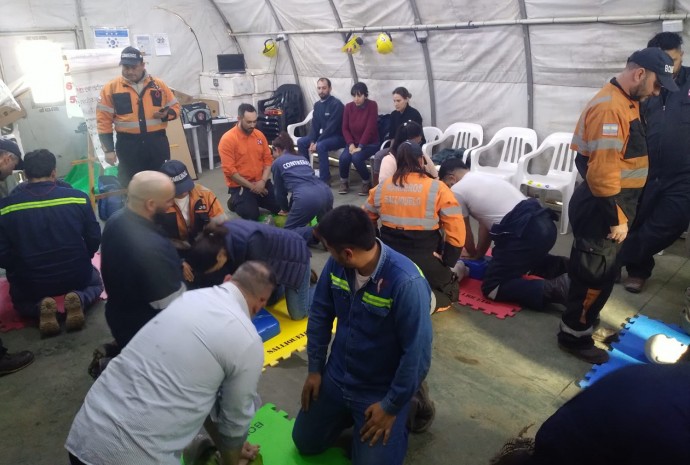 Bomberos Voluntarios capacitaron a personal del Gasoducto