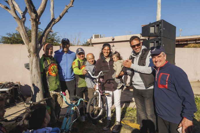 La Municipalidad y Bomberos festejaron el Día del Niño