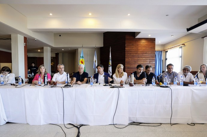 Succurro participó de la reunión de intendentes con Kicillof