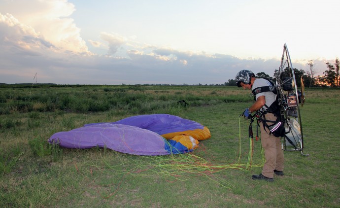 Surcando los cielos de Salliqueló en paramotor 