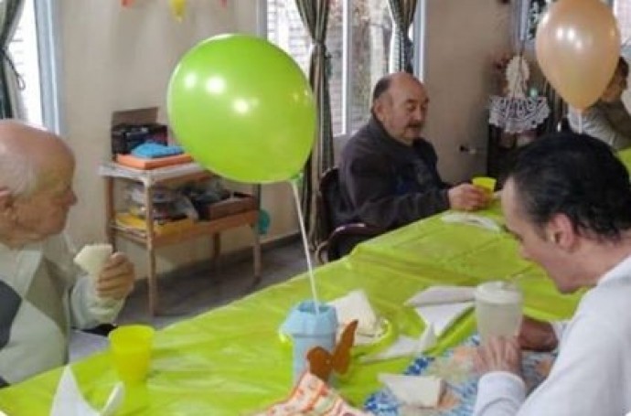 El Hogar de Ancianos de Quenumá celebró el Día del Amigo