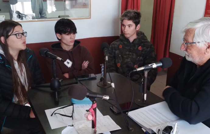 Estudiantes le presentaron sus proyectos al intendente Carrera