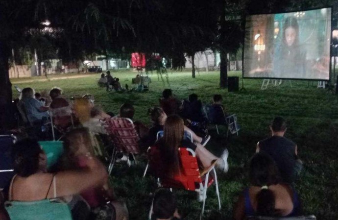 Cierra una nueva edición del ciclo “Cine en la plaza de tu barrio”