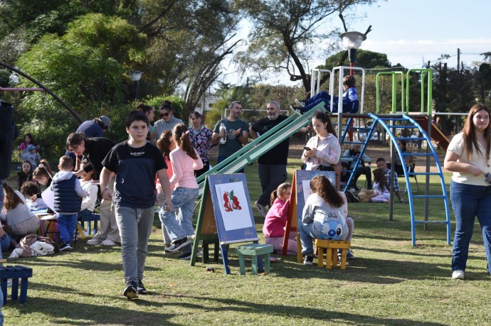 La Biblioteca Bernardino Rivadavia realizó una feria