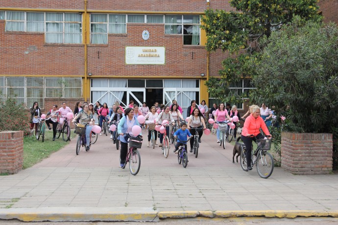 Bicicleteada por el “Día mundial de la lucha contra el cáncer de mama”