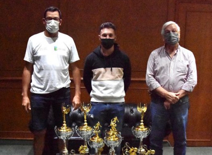 Entrega de trofeos para el Baby Fútbol Parroquial