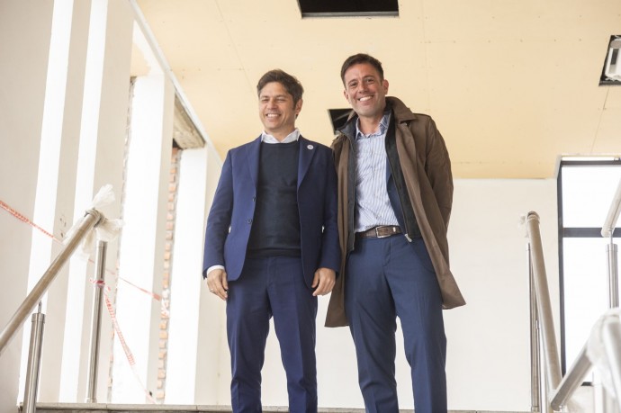 Kicillof y Spinolo entregaron 18 viviendas del “Plan Bonaerense II”