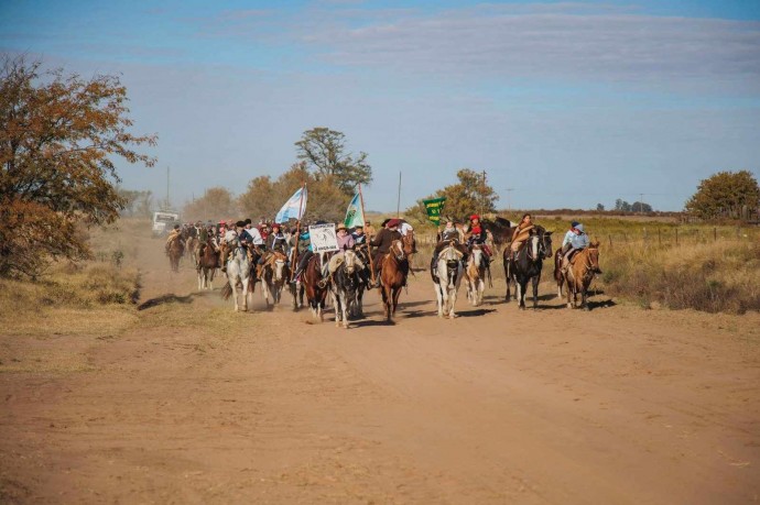 Anga Irú realizó la 4° Cabalgata a la Escuela N° 6 “Pehuelches”