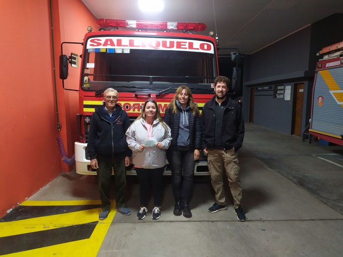 Bomberos Voluntarios entregó premios de su rifa