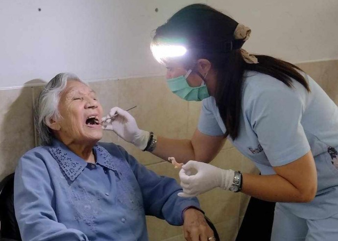 Los residentes del Hogar Municipal recibieron atención odontológica 