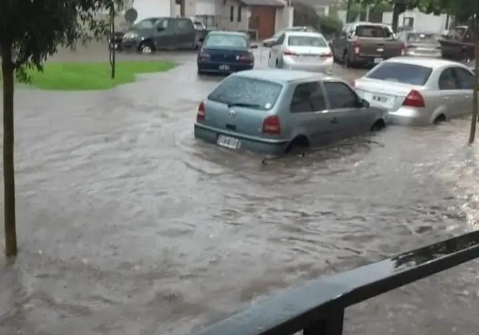 La intensa lluvia genera inconvenientes en la región