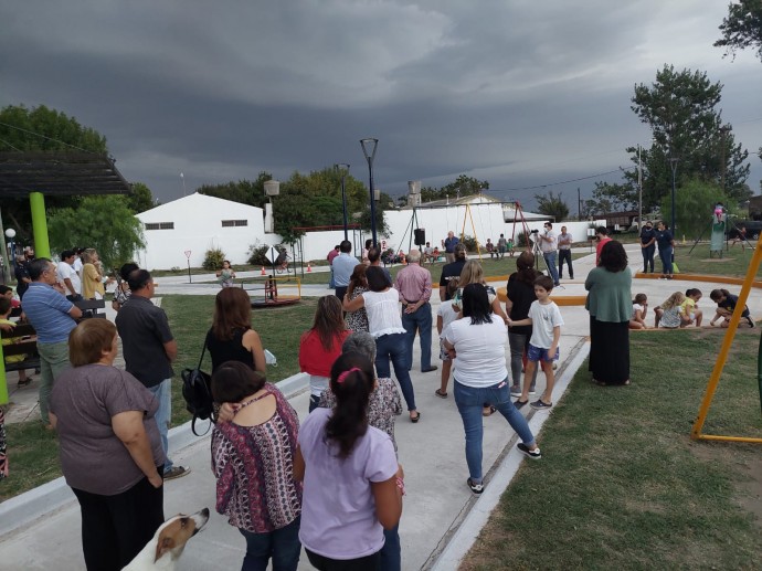 Presentación y puesta en uso de la Plaza Bomberos Voluntarios