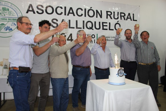 Quedó formalmente inaugurada una nueva muestra rural