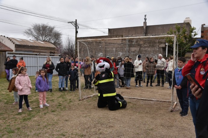 44ª Edición del Tradicional Chocolate del Día del Niño en Bomberos