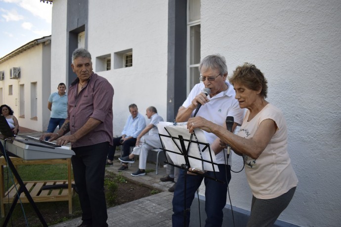 El Hogar de Ancianos cerró el año a pura música