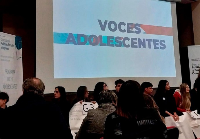 Jóvenes del Programa Envión participaron de “Voces adolescentes”