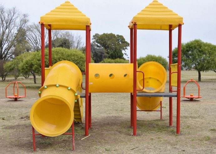 Colocaron nuevos juegos en el Parque Integrado Municipal