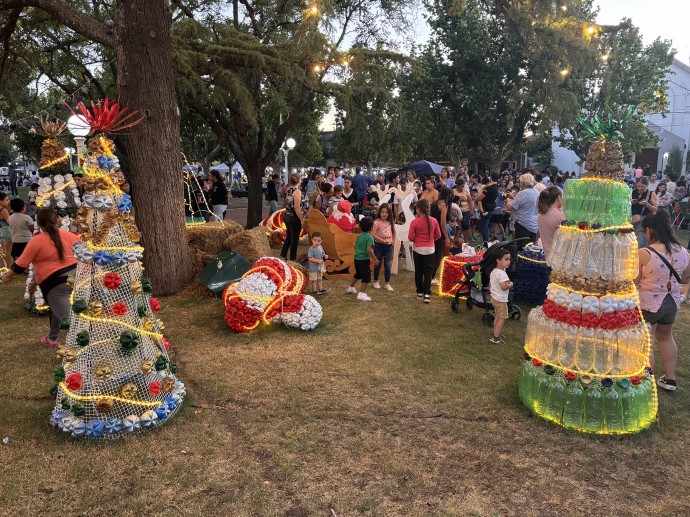 Papá Noel visitó la Plaza Principal