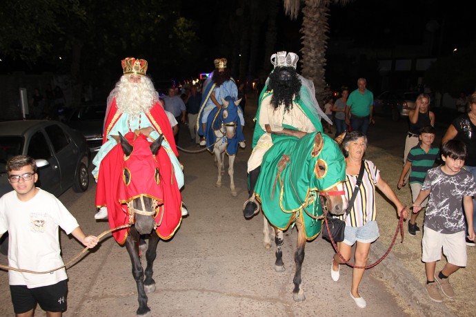 No fallan: Los Reyes Magos emocionaron otra vez a Salliqueló