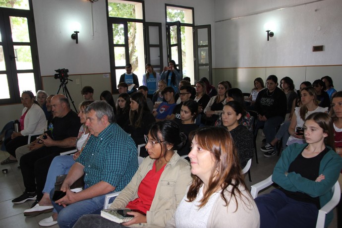 Se realizó la “Primer jornada participativa de salud y adolescencia”