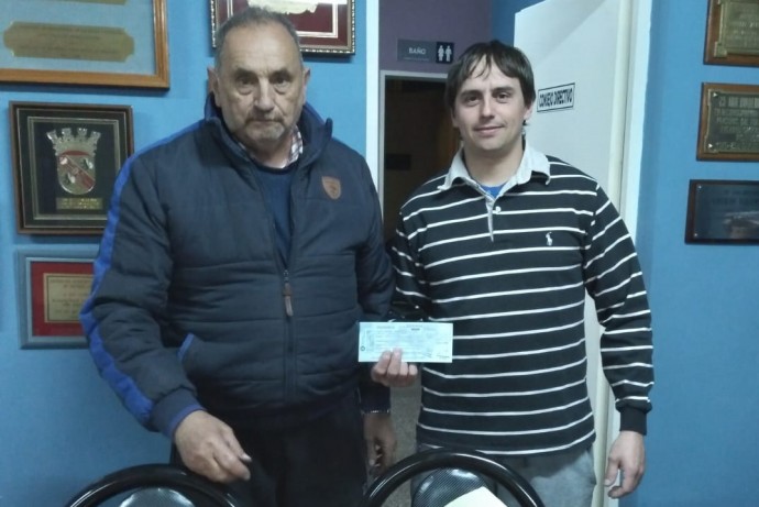 Bomberos Voluntarios entregó premios de su rifa