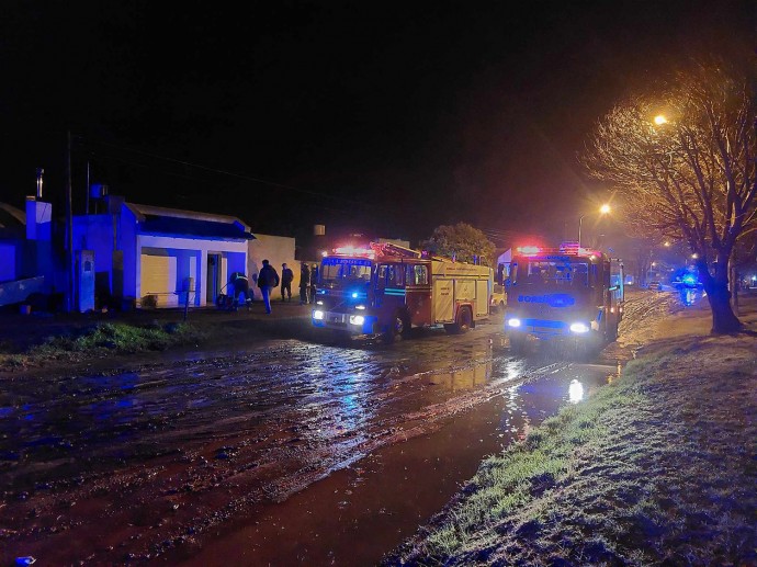 Bomberos Voluntarios acudió al incendio de una vivienda