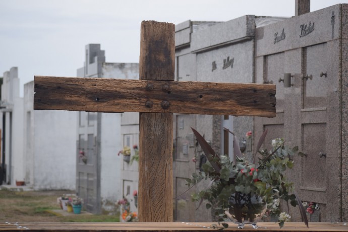 Nuevo altar y responso en el cementerio