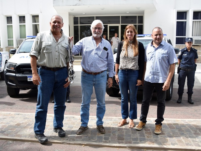 Sergio Berni entregó 6 patrullas y se reunió con el intendente Carrera